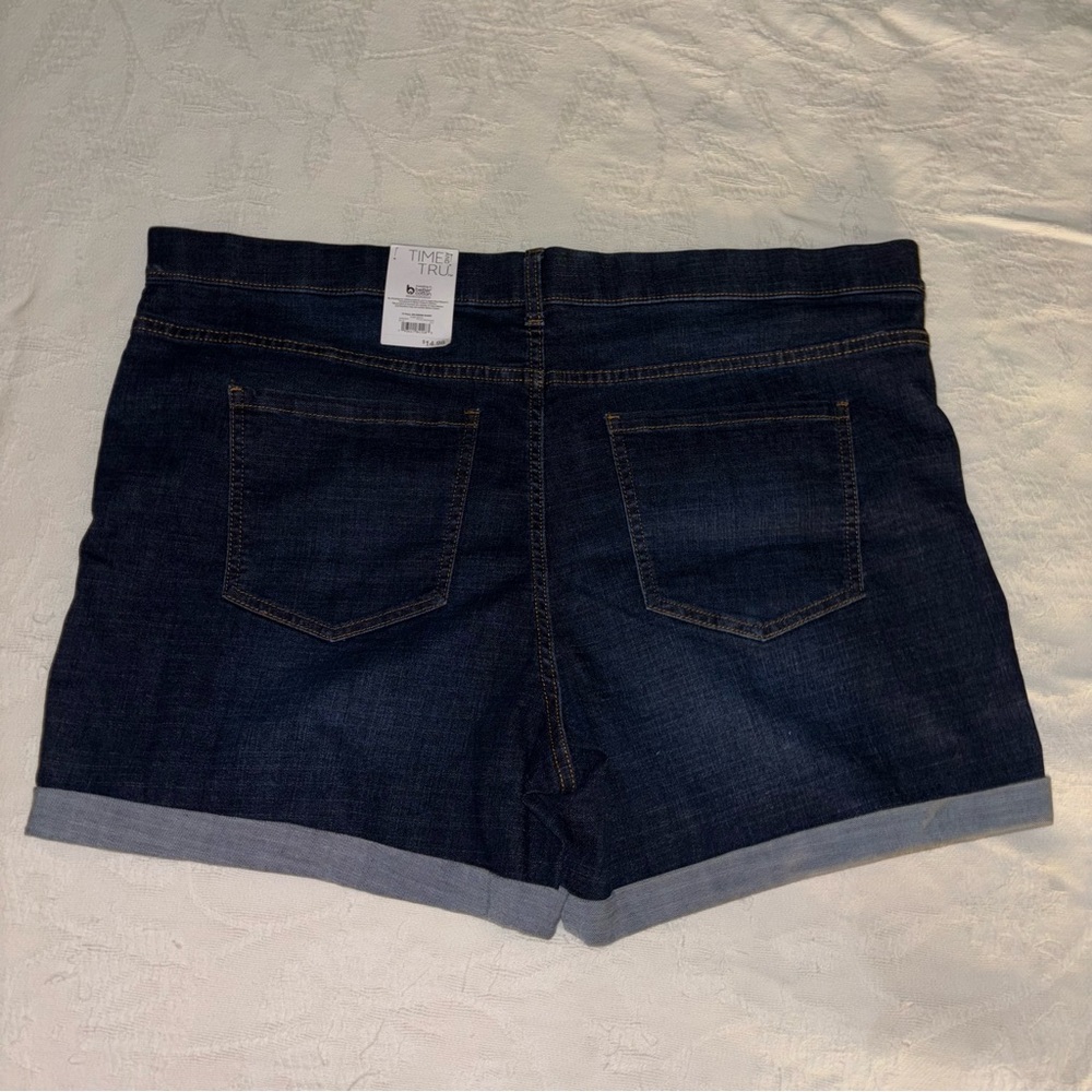 Time and Tru Dark Wash Mid Rise Pull On Denim Jean Shorts Size XXL 20 NWT - Picture 5 of 7